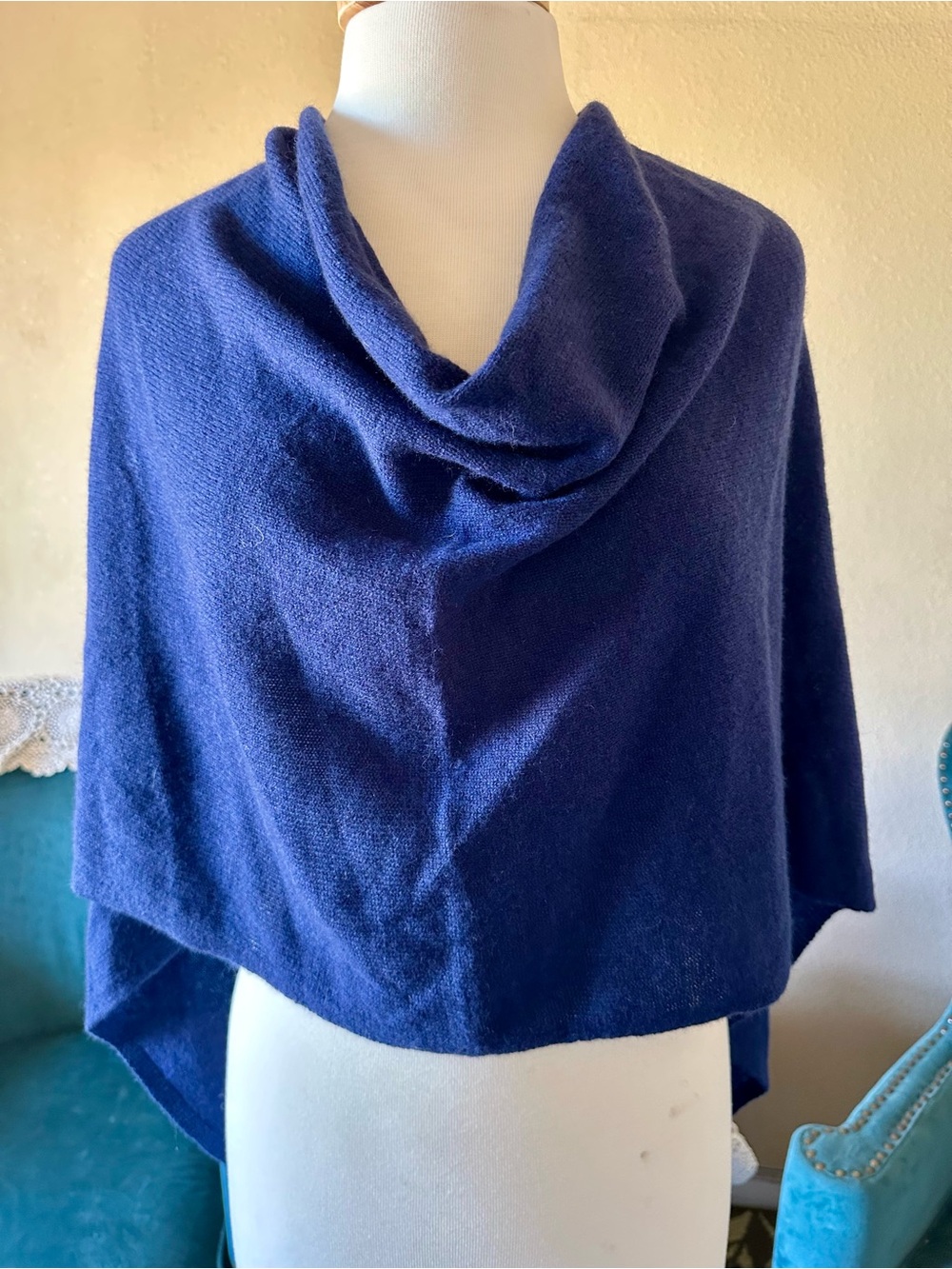 Claudia Nichole Alashan 100% Cashmere Poncho Capelet Royal Blue NWT